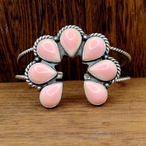 Western Cowgirl Pink Conch Shell Naja Cuff Bracelet Sterling Silver Artisan - Picture 1 of 7